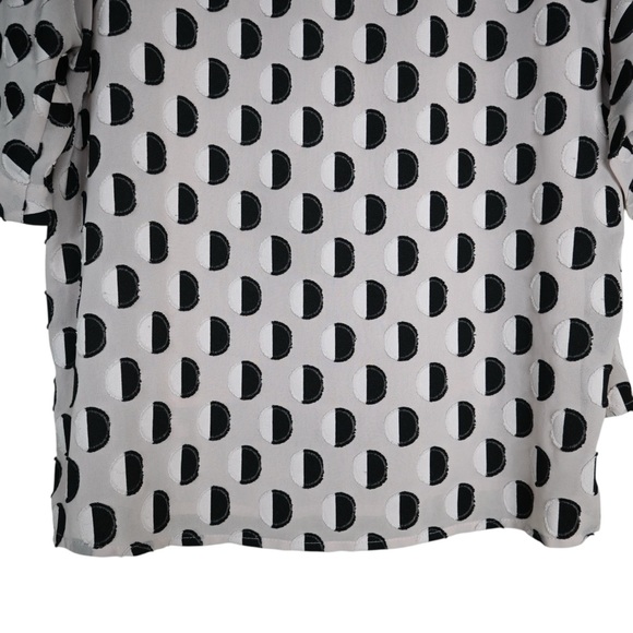 Vince Camuto Women's XS Oversized Short Sleeve Geometric Pattern Pullover Blouse - Picture 6 of 9